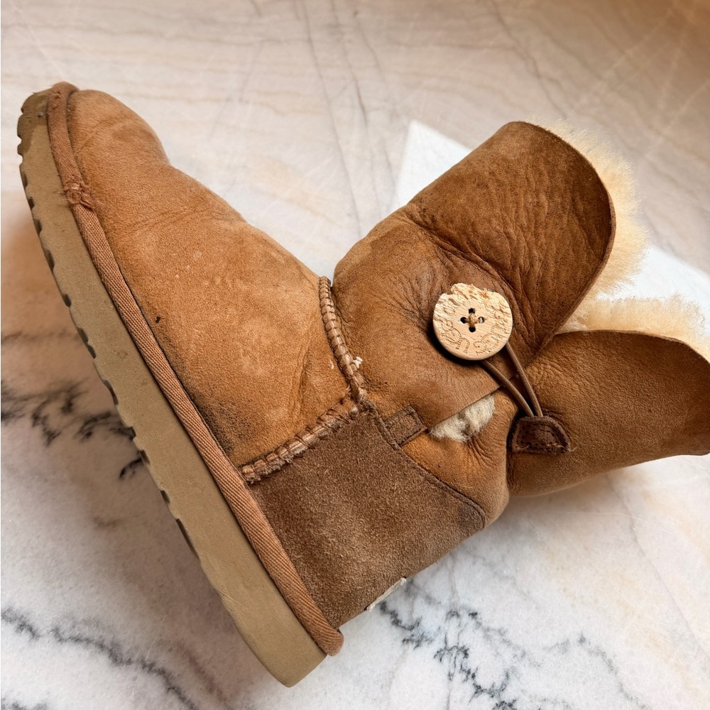 UGG Chestnut Bailey Button Boot - image 12